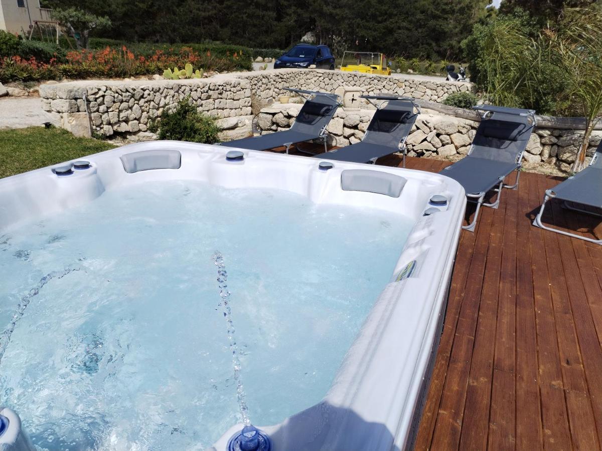 Casa Vacanze Senia Del Rais 法维尼亚纳 外观 照片