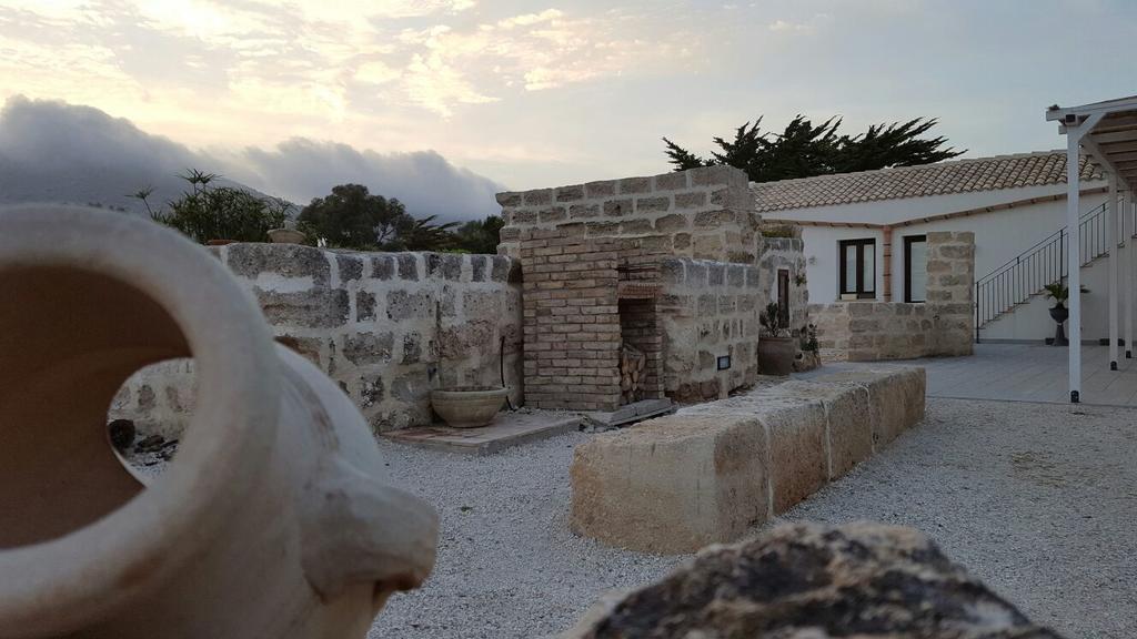 Casa Vacanze Senia Del Rais 法维尼亚纳 外观 照片