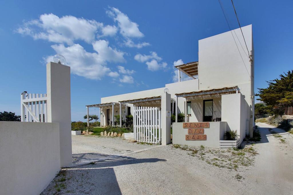 Casa Vacanze Senia Del Rais 法维尼亚纳 外观 照片