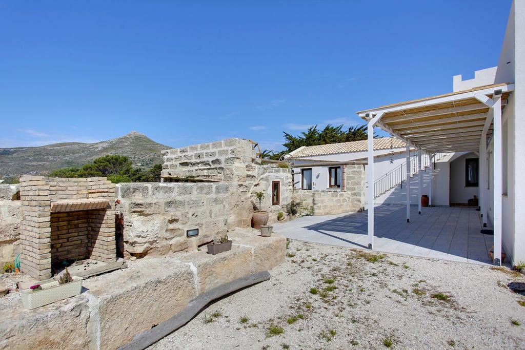 Casa Vacanze Senia Del Rais 法维尼亚纳 外观 照片