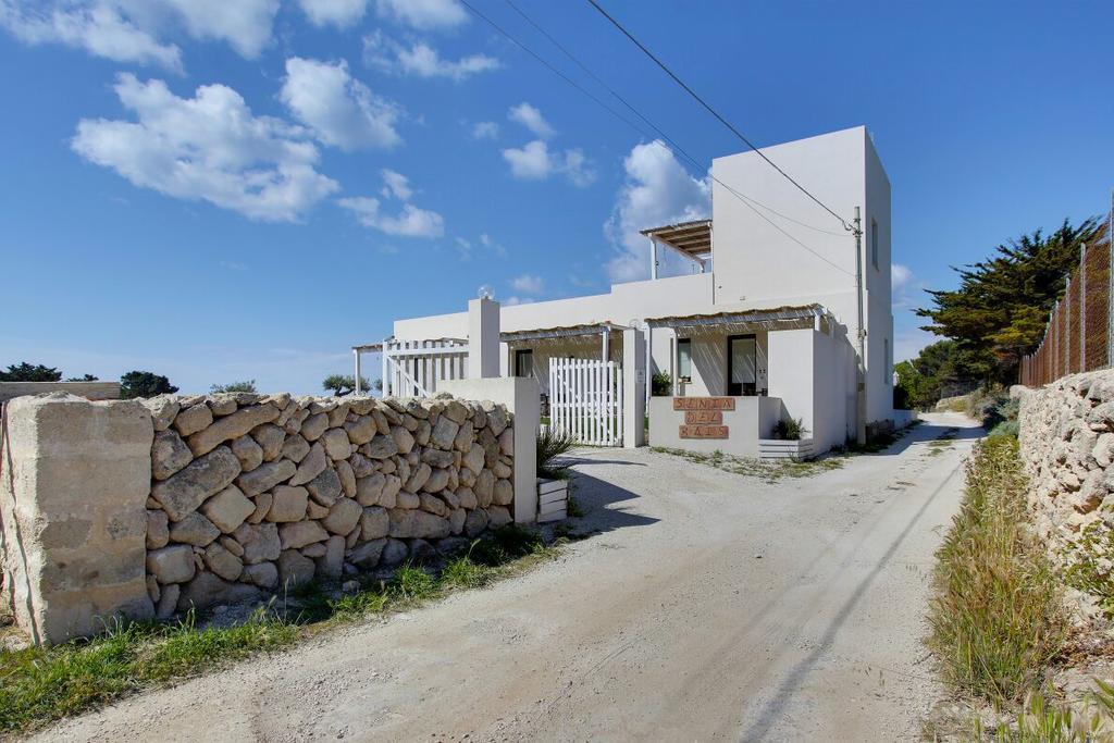 Casa Vacanze Senia Del Rais 法维尼亚纳 外观 照片